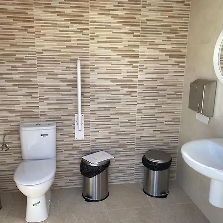 Perfect Living In With Pool Vft/ma/10380 *